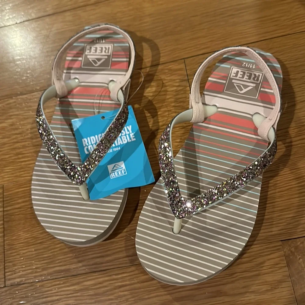 Reef Girls' Stargazer Prints Flip Flops, Size 11/12